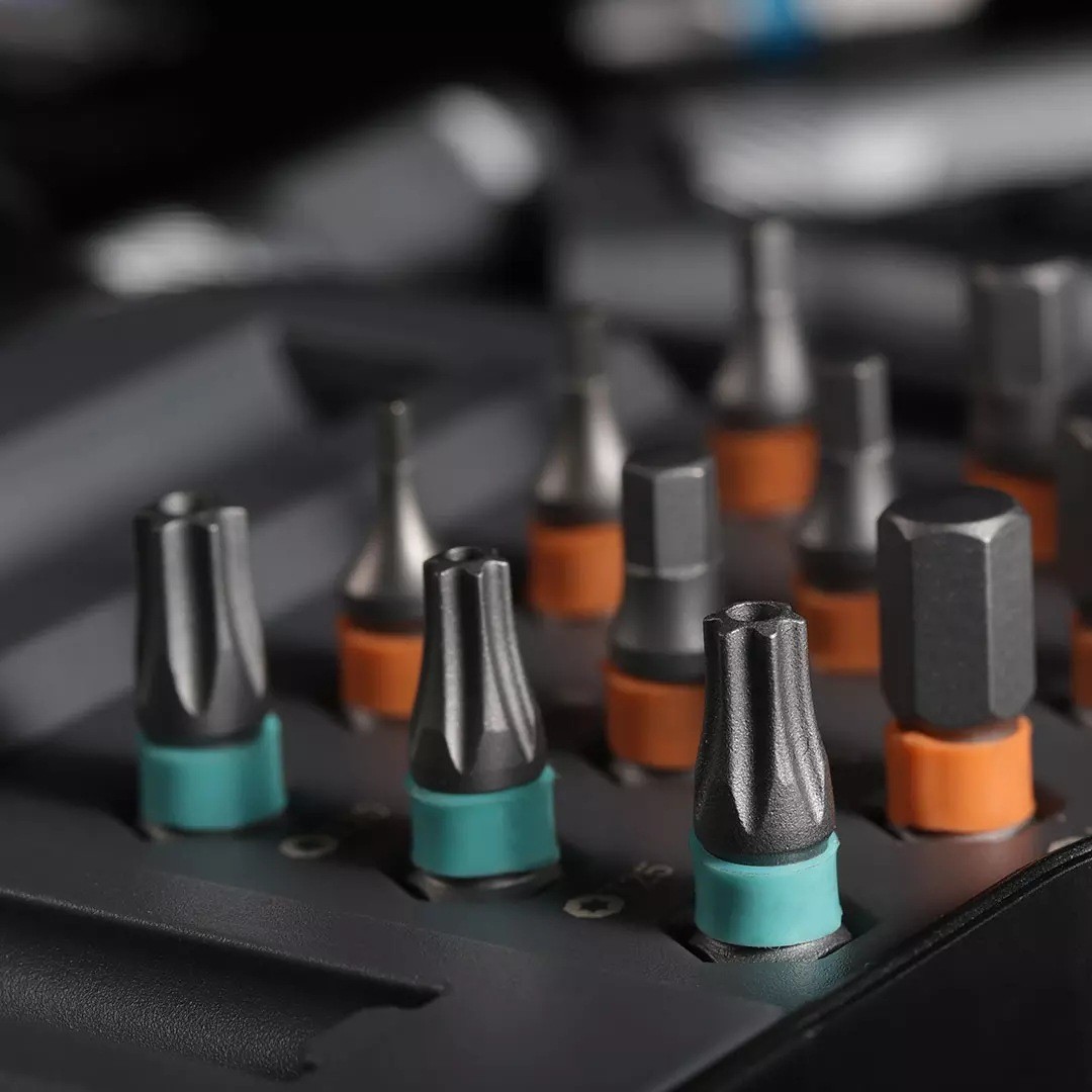 24-IN-1 Multifunctional Magnetic Screwdriver Set