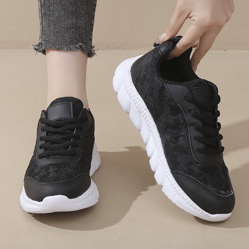Women Breathable Mesh Casual Shoes