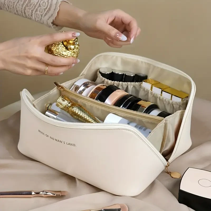 Minimalist Makeup Zipper Pouch