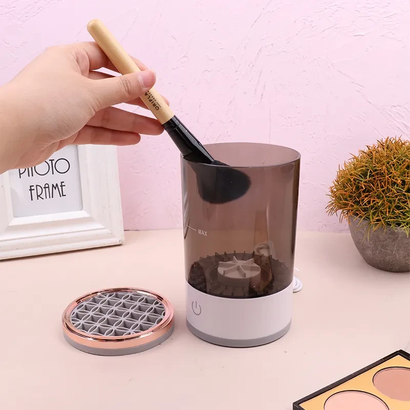 Women Eye Shadow Brush Cleaning Tool Portable