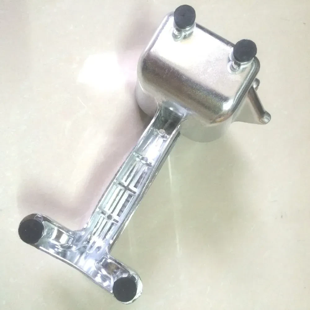 Compact Lemon Squeezer
