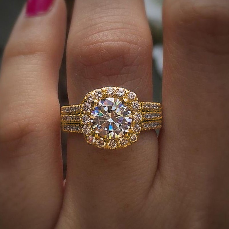 Huitan Women's Trendy Ring Brilliant Cubic Zirconia Luxury Engagement & Wedding Jewelry
