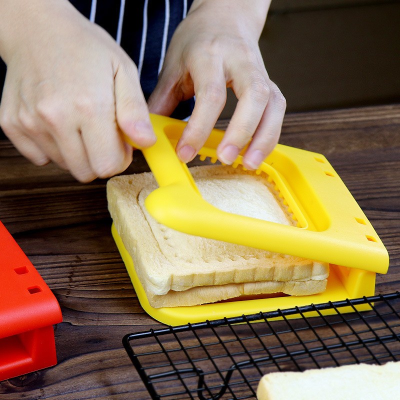 Sandwich Molds Cutter and Sealer