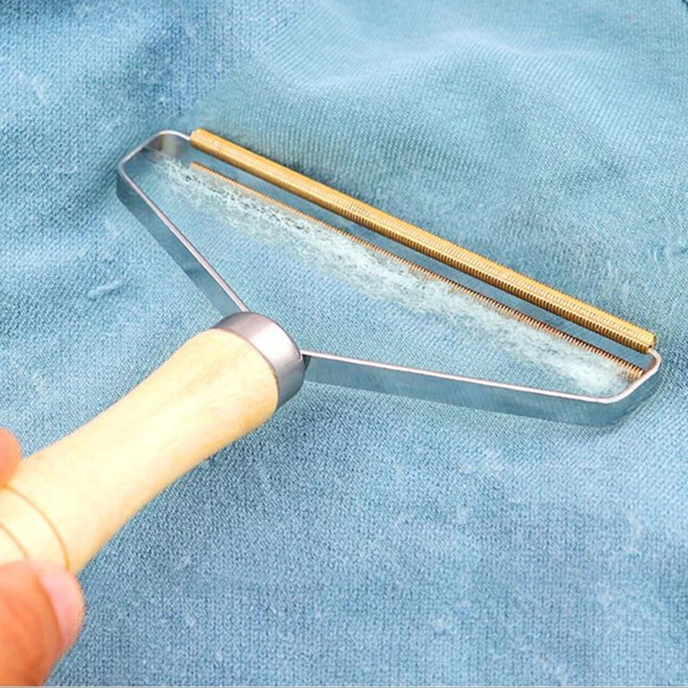 Non-Damaging Double-Sided Clothing Shaver