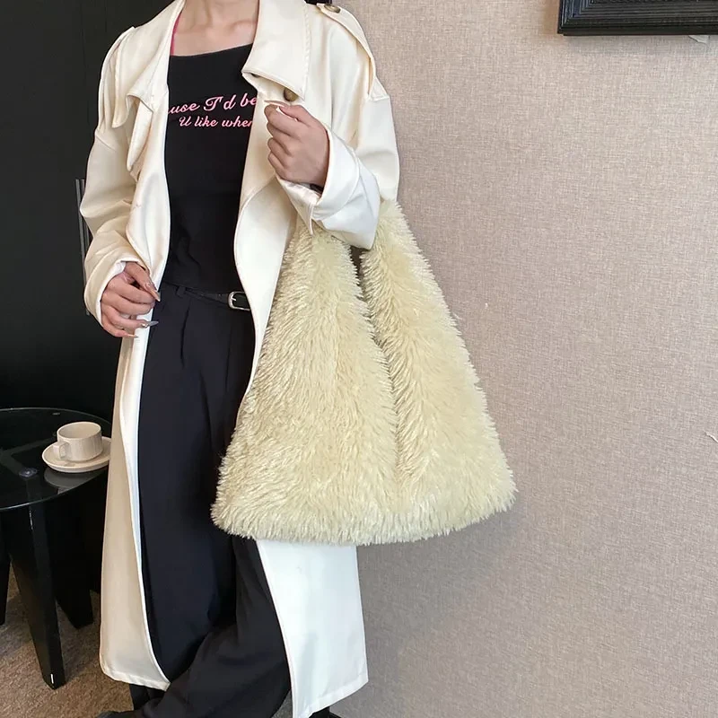 New Autumn And Ainter Plush Handbags Large-capacity Shoulder Armpit Bag Cute Fashion Luxury Designer Tote Bags For Women Trend