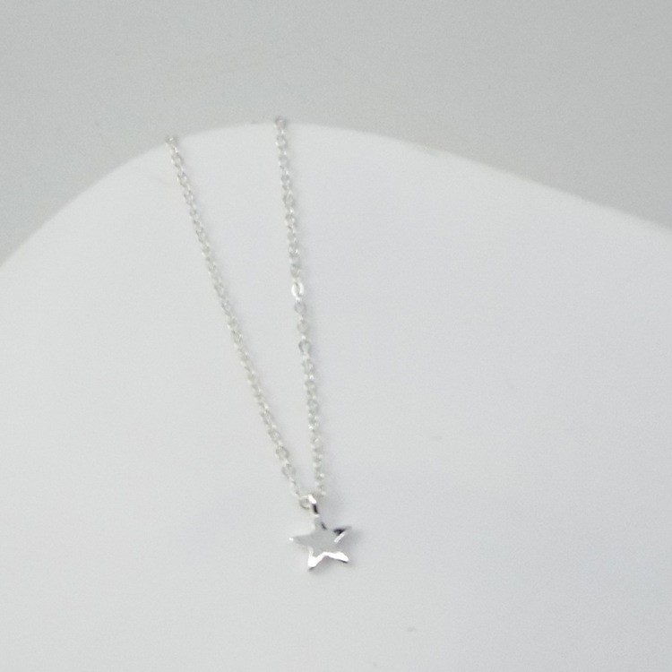 Simple Fashion Ladies Short Clavicle Necklace