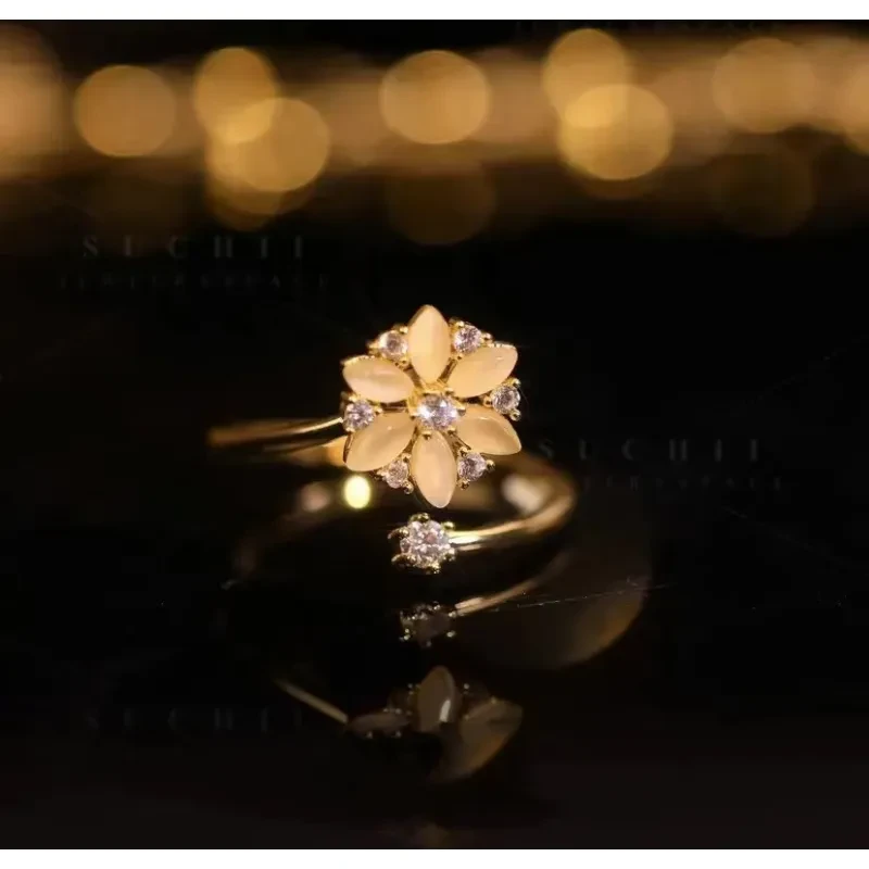 Ladies Fashion Opal Spinning Flower Ring