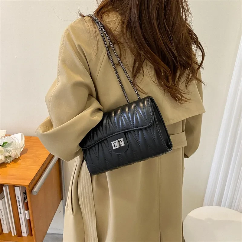 Beautiful Retro Textured Diamond Small Bag Women