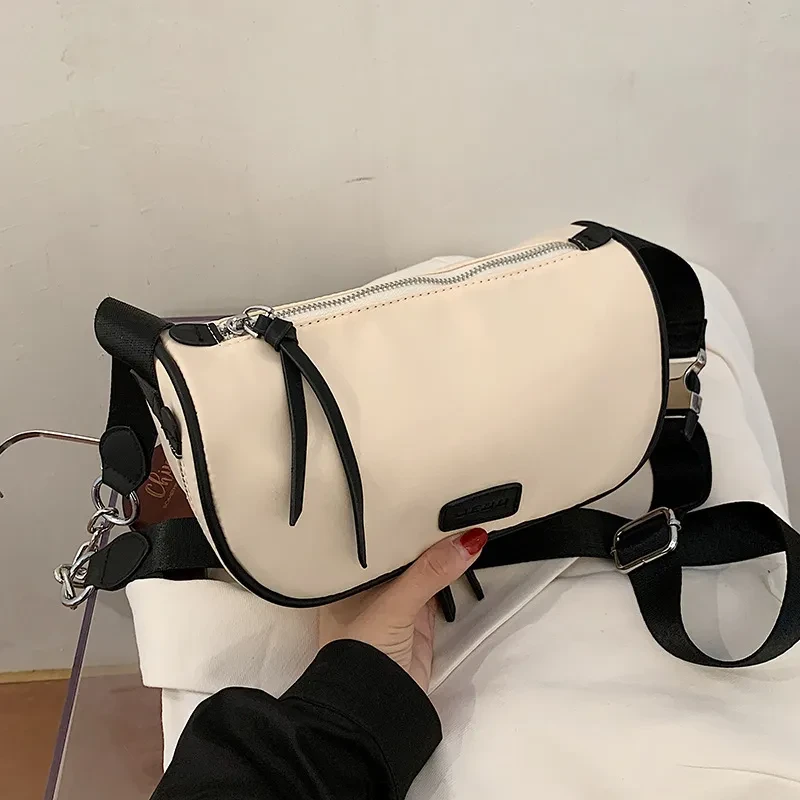 Popular Lightweight Women's New Fashion Sports One-shoulder Messenger Bag