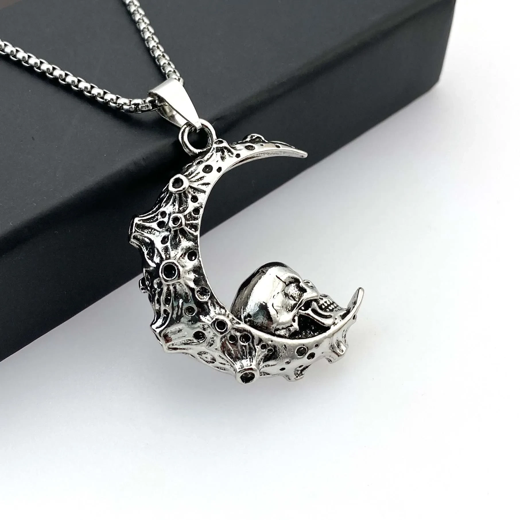 Big Stainless Steel 3D Moon Skull Pendant Biker Punk Neckalce For Man Jewelry Free Shipping