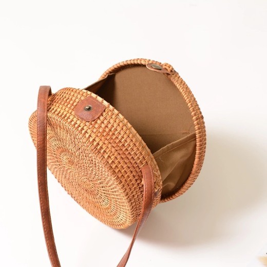 One-Shoulder Diagonal Basket Flap Round Woven Bag