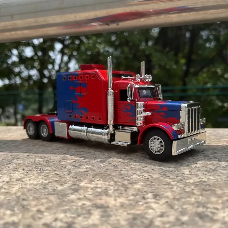 Kingstoy 1/24 Scale Diecast Truck Toy