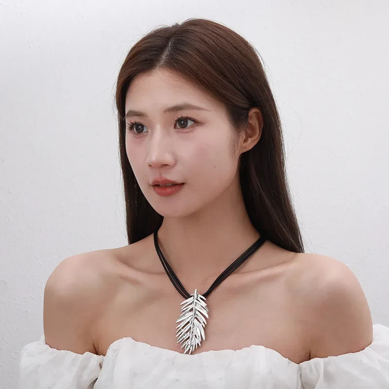 Choker Leaf Geometric Pendant Exaggerated Female