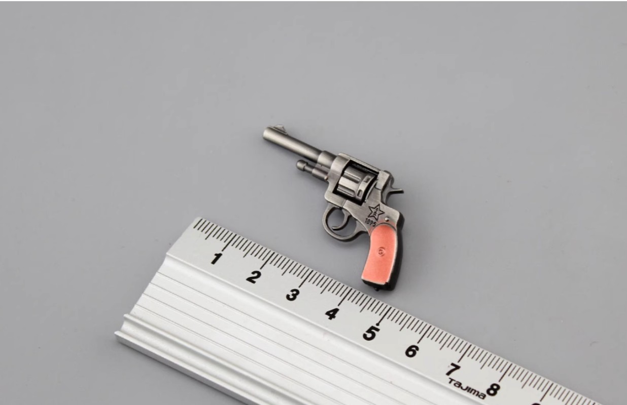 1/6 Scale Soldier Joker Weapon Accessory Revolver Model