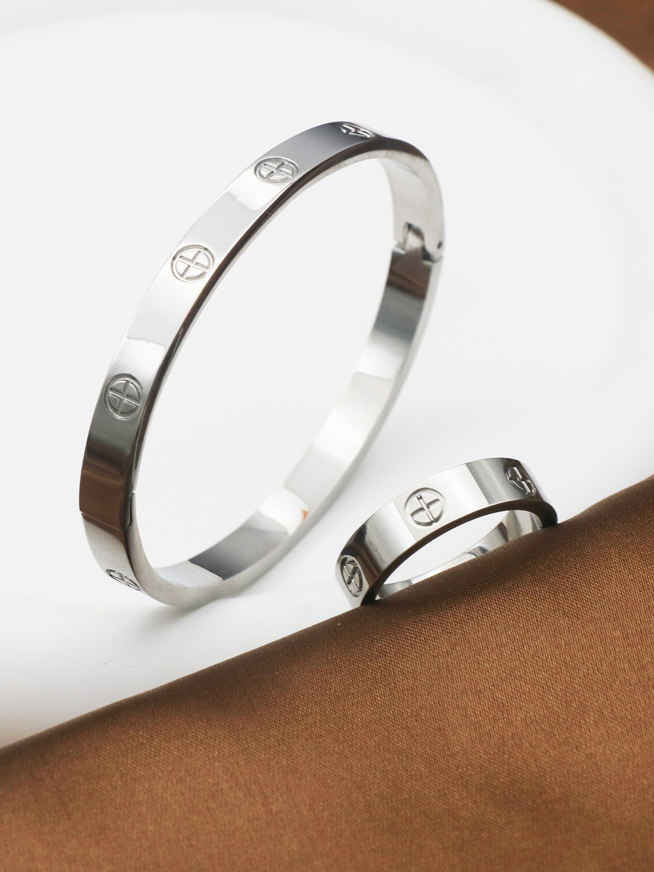 2pcs 6mm Width Fashion Design Couple Bracelets & Bangles