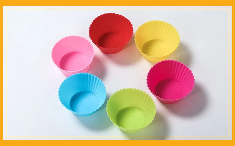 Nonstick Reusable Silicone Cupcake Liners Baking Cups 12 Pieces