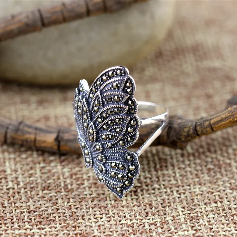 925 Female Butterfly Opening Ring Set With Maksai Stone Is Simple