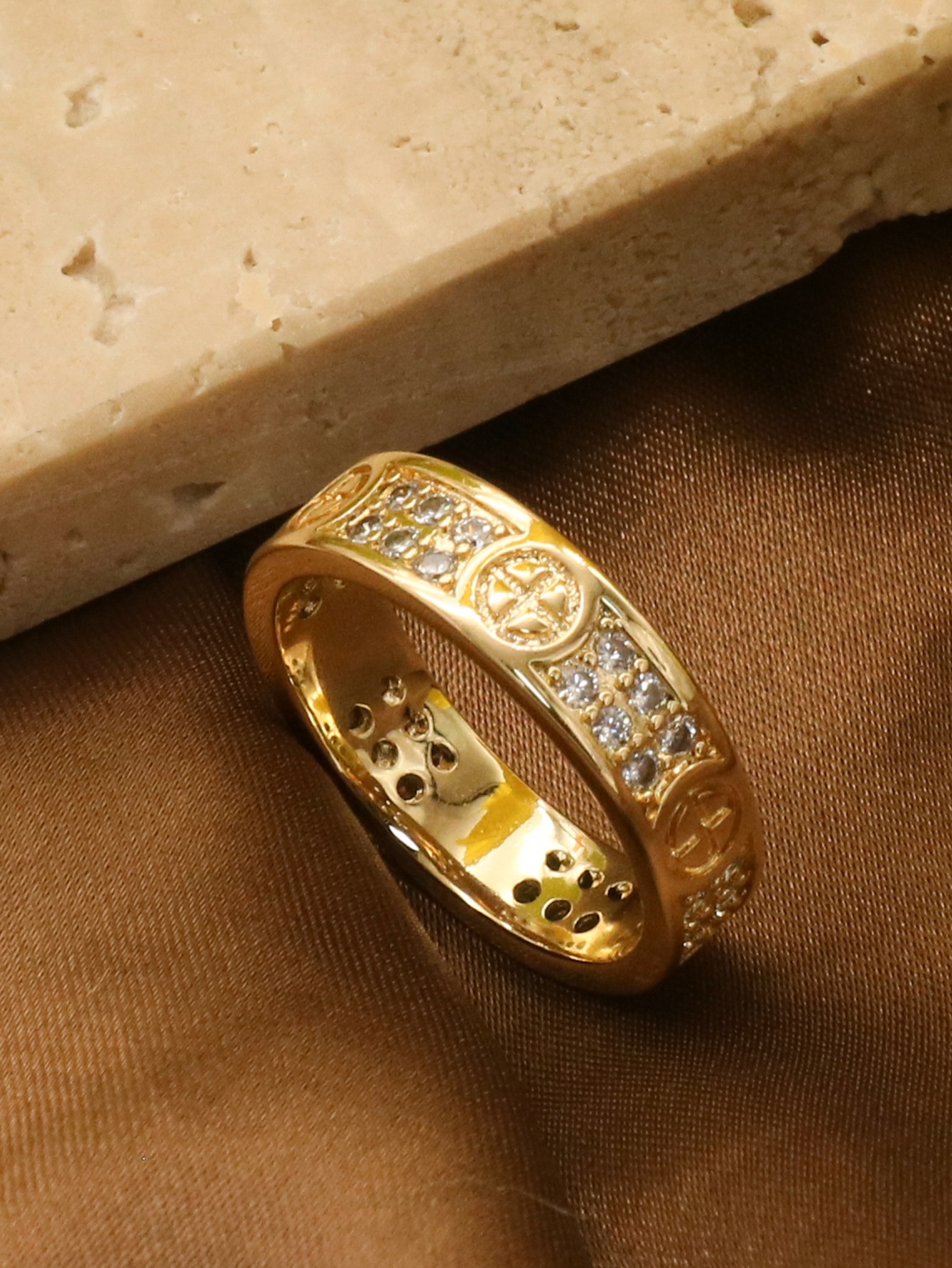 1 Piece Hot Selling Men Inlaid Zircon Classic Gold Color Ring for Women