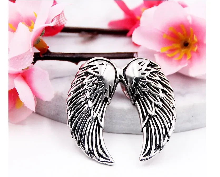 Vintage feather pendant