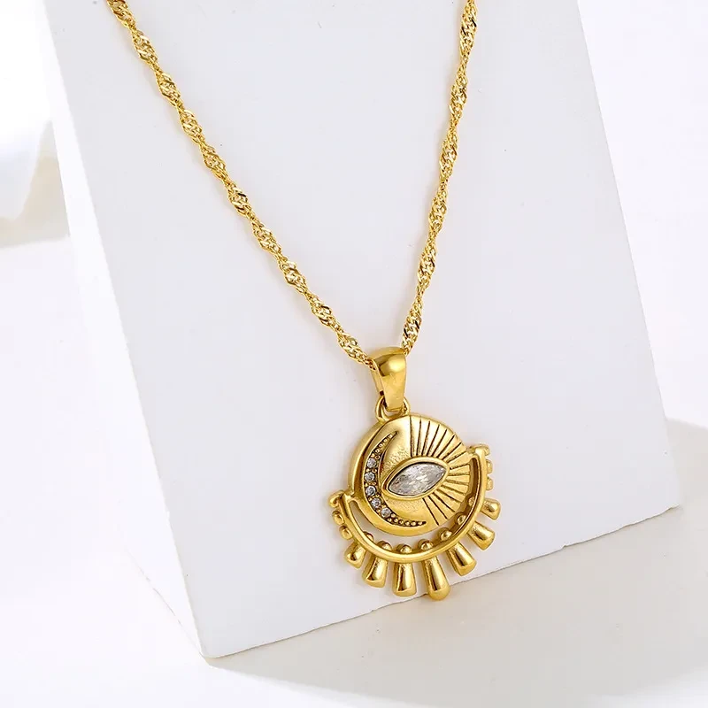Round Zircon Eye Pendant Necklace