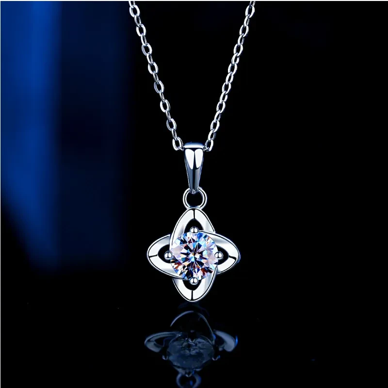 Simple Mosang Diamond Charm Pendant