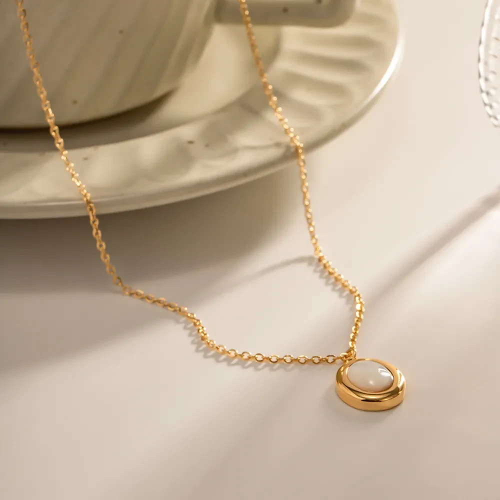 Ladies Oval Opal Pendant Necklace