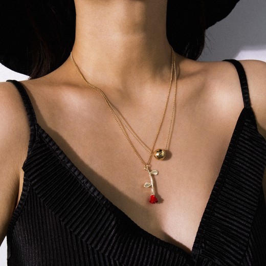 Rose solid geometric necklace