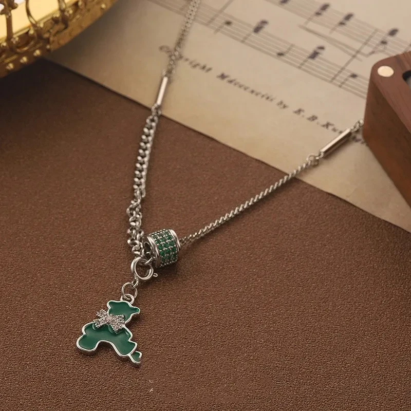 Vintage Green Bear Pendant Necklace