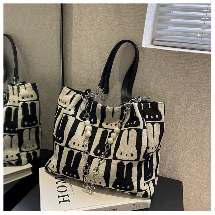 Large Capacity Western Style Shoulder Tote Bag