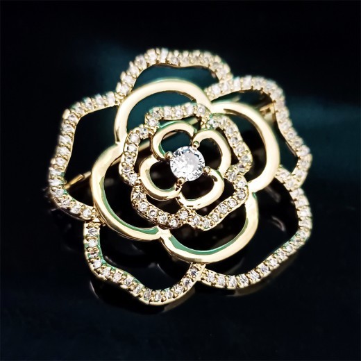 High-grade Rose Hollow Brooch Exquisite Female