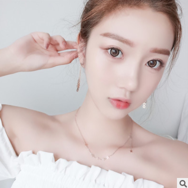 Fashion temperament stars little side fringed titanium steel rose gold clavicle chain