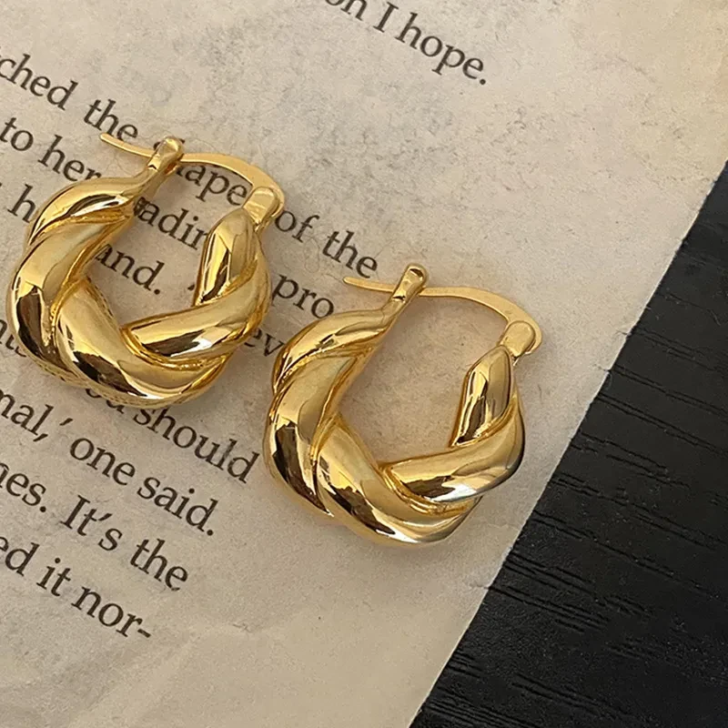 Simple And Versatile Personality Light Luxury And High-level Ear Buckle