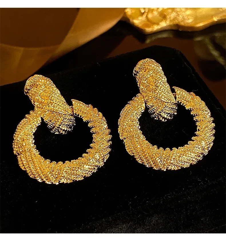 Exaggerated High-grade Round Ring Earrings Simple Graceful Elegant Light Luxury
