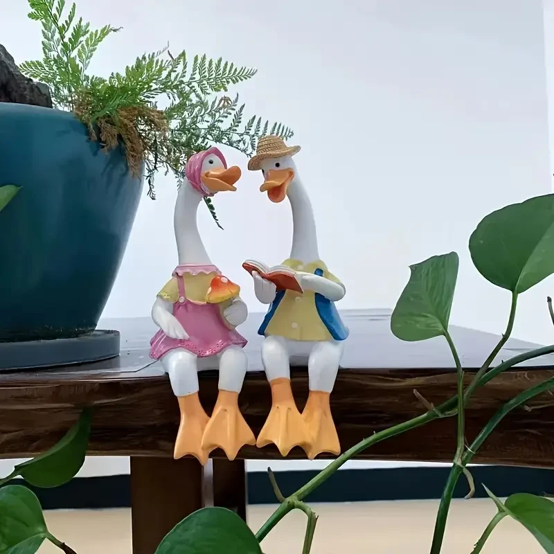 Resin Duck Couple Figurines - Decorative Hand
