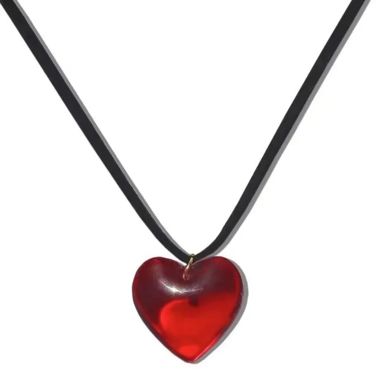 Heart-shaped Crystal Pendant Fashion Necklace