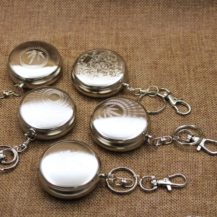 Portable Metal Small Ashtray Round Environmental Protection Ashtray With Keychain