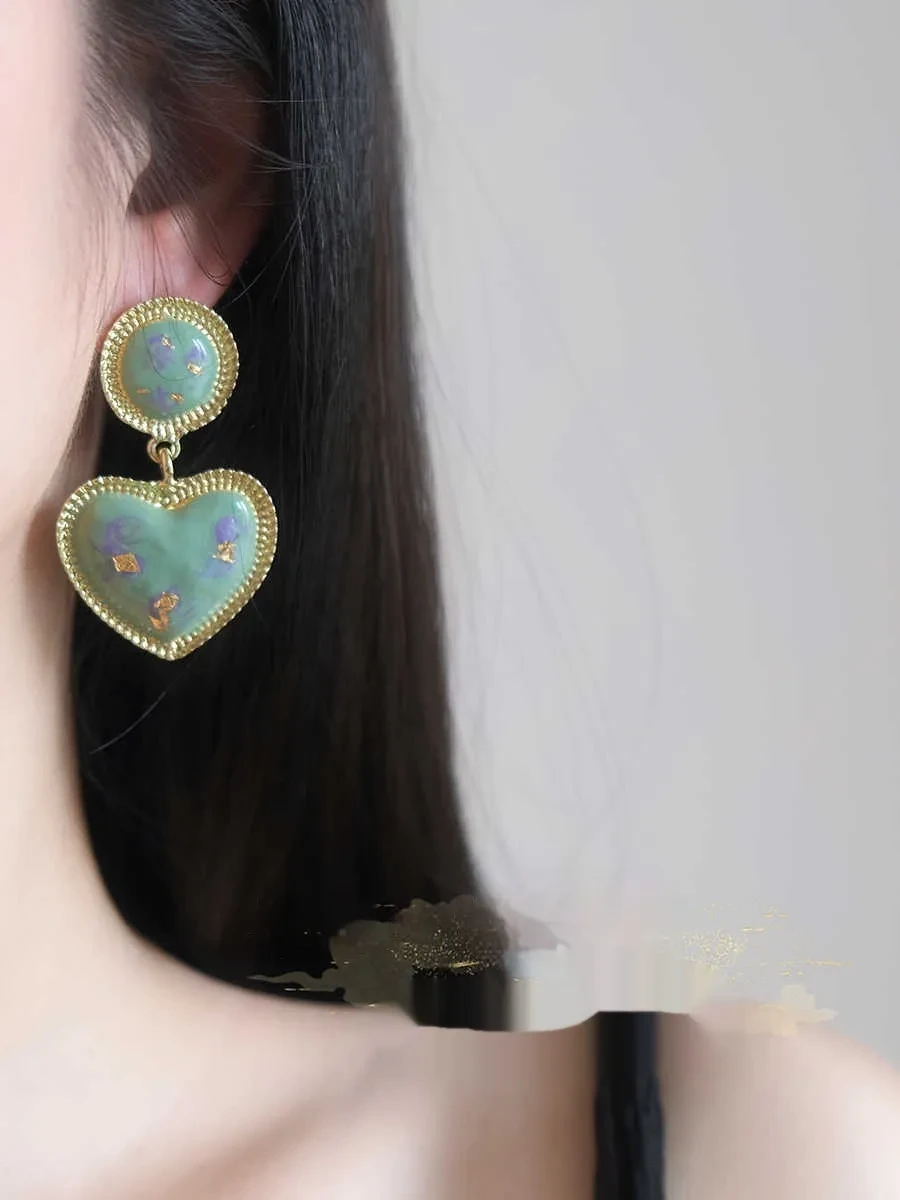 Romantic Exquisite French Retro Green Heart Stud Earrings