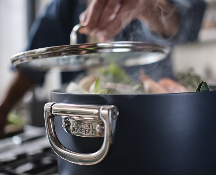 Space 25cm/8.5qt Non-Stick Induction Stock Pot & Lid - Joseph Joseph