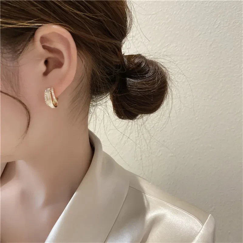 Double Circle Shell Delicate Earrings