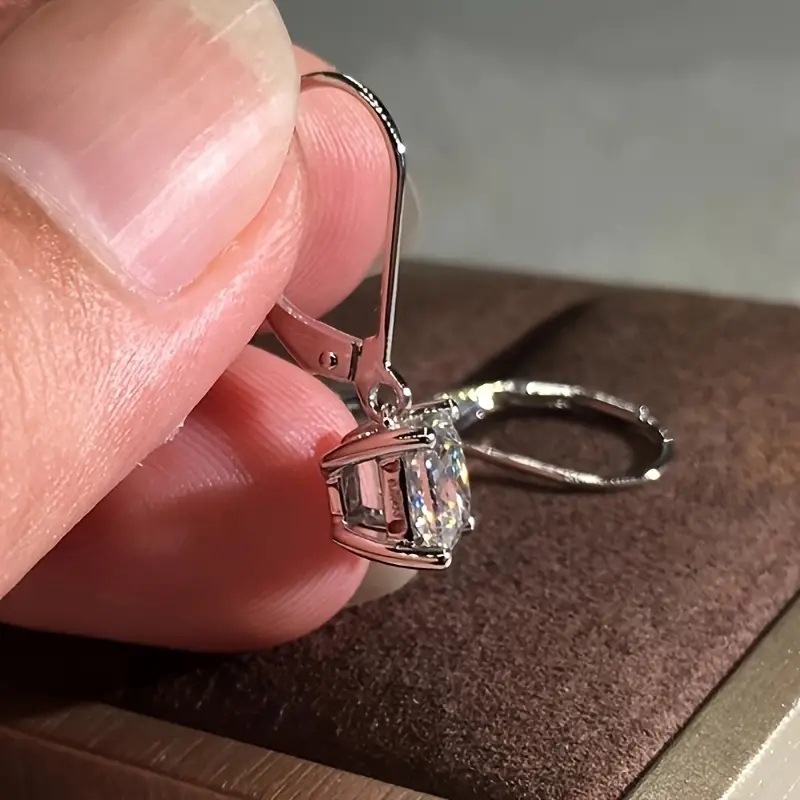 Women's Luxury Four-claw Zircon-encrusted Stud Earrings