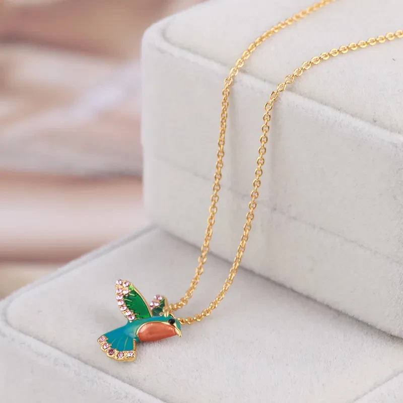 Colorful Diamond Three-dimensional Hummingbird Pendant