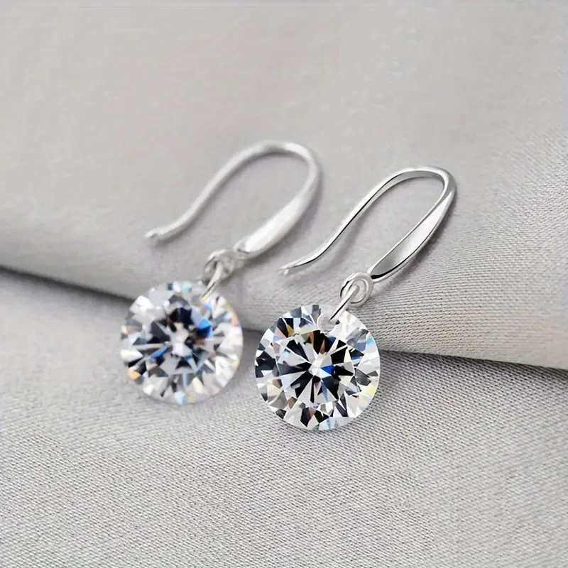 Elegant and Fashionable Round Synthetic Moissanite Earrings