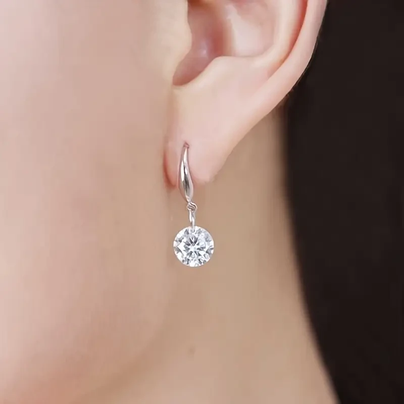 Elegant and Fashionable Round Synthetic Moissanite Earrings