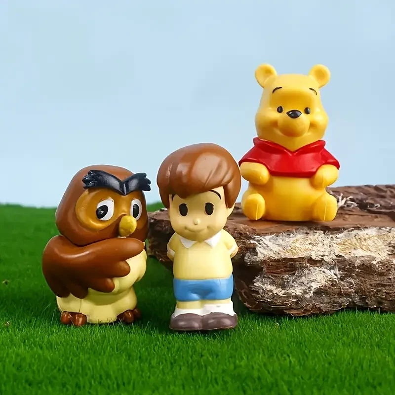 10 Winnie the Pooh Figurine Decorations