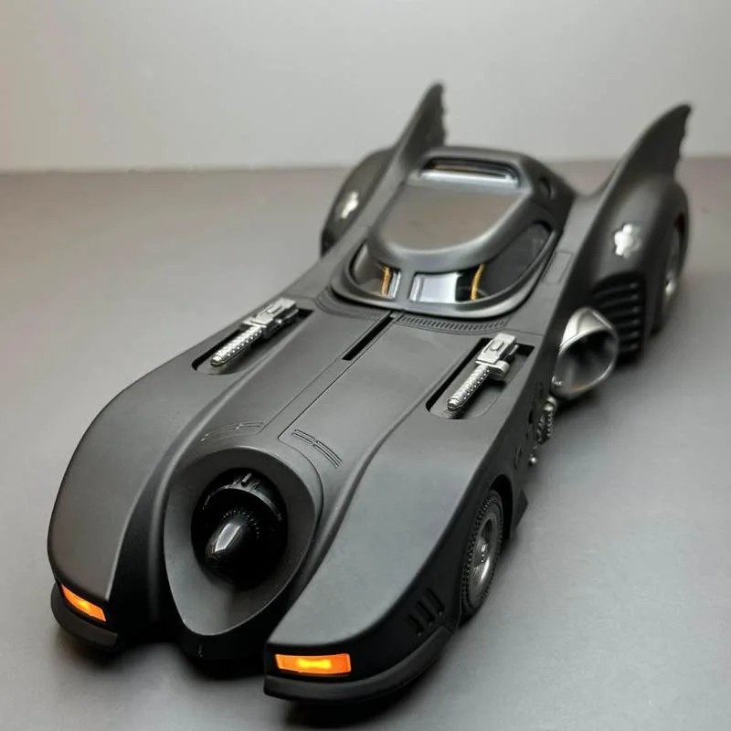 1/24 Classic Movie Car Alloy Batmobile Bat Sports Car Model