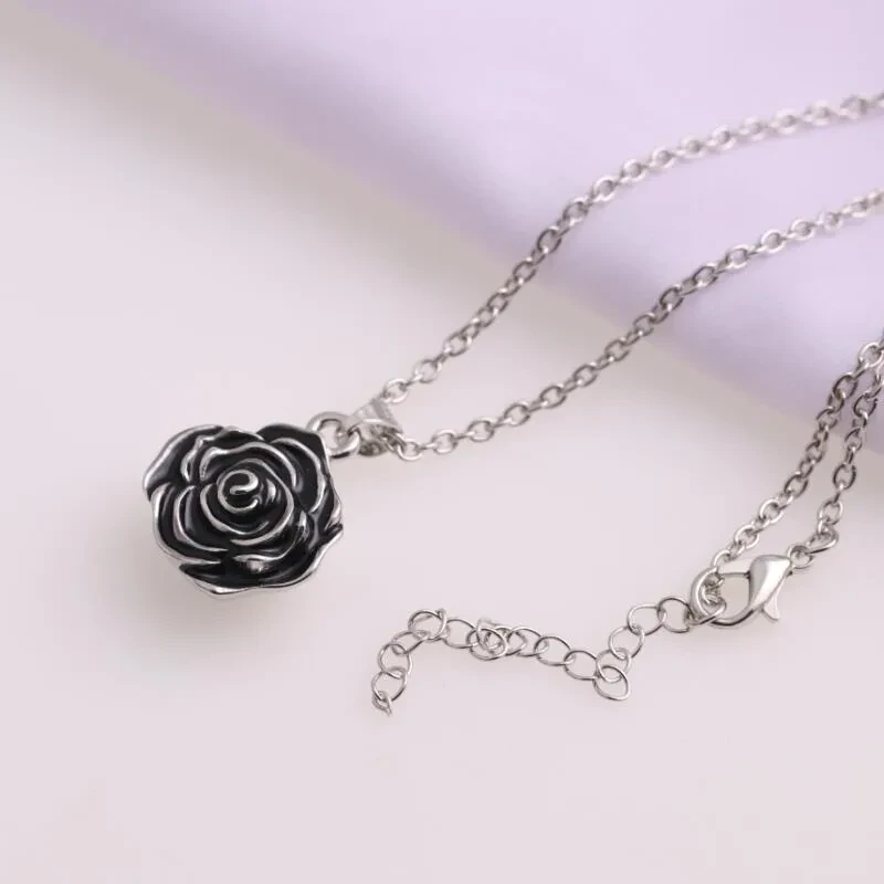 Pendant Vintage Rose Ash Box Necklace