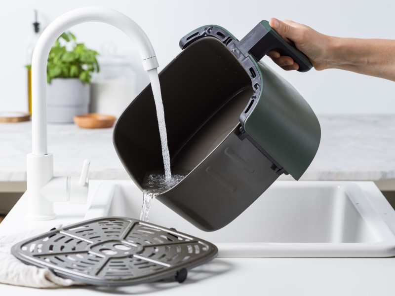 Bistro Pine Green Airfryer Basket - GreenPan