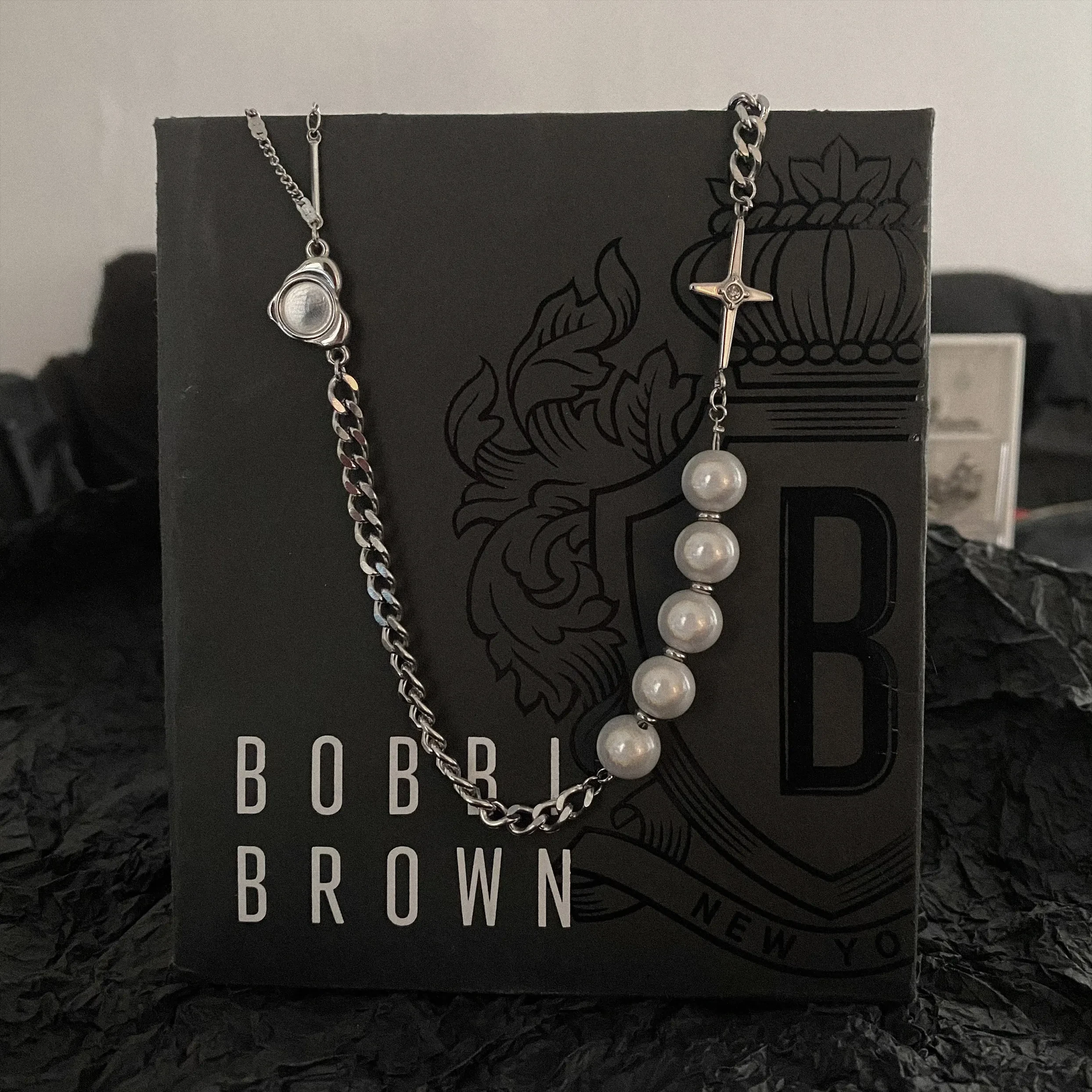 Reflective Pearl Cross Stitching Hip-hop Personality Wild Clavicle Chain