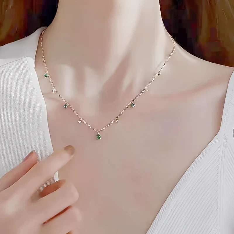 French Vintage Elegant Green Teardrop Synthetic Zirconia Pendant Necklace for Women - April Birthstone Jewelry, Golden-Tone Chain with Synthetic Gemstones