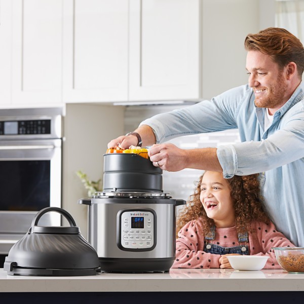 Duo Crisp, Air Fryer & Pressure Cooker Combo 8L - Instant Pot